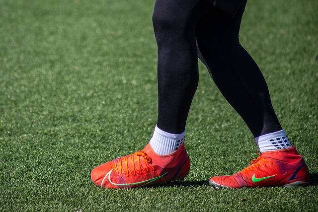 腳踏實地的 腳踏實地的